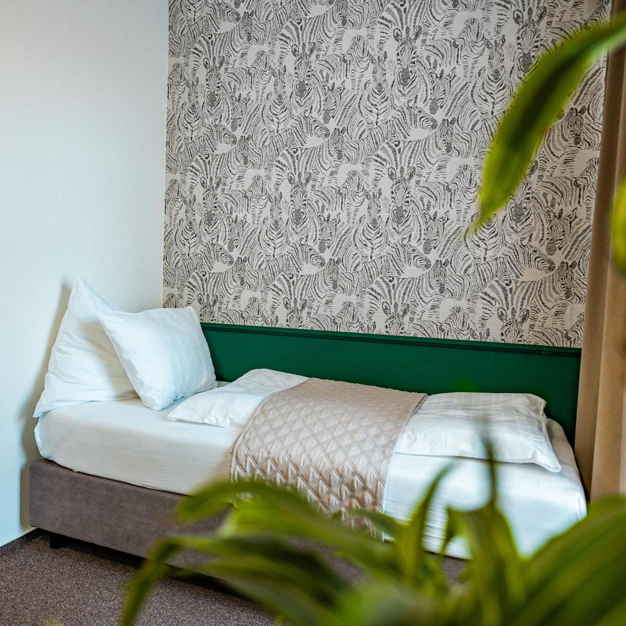 House Hotell Hradec Králové Exteriör bild